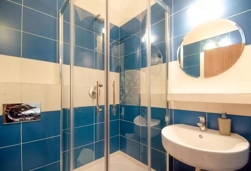 Majatalo Penzion Hády