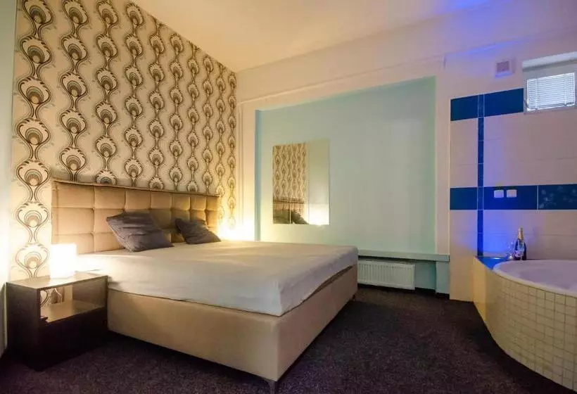 Majatalo Penzion Hády