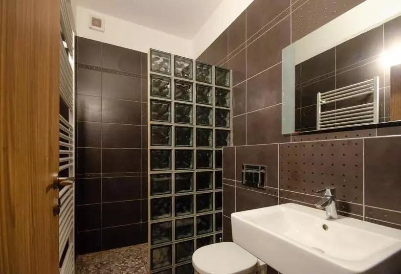 Majatalo Penzion Hády