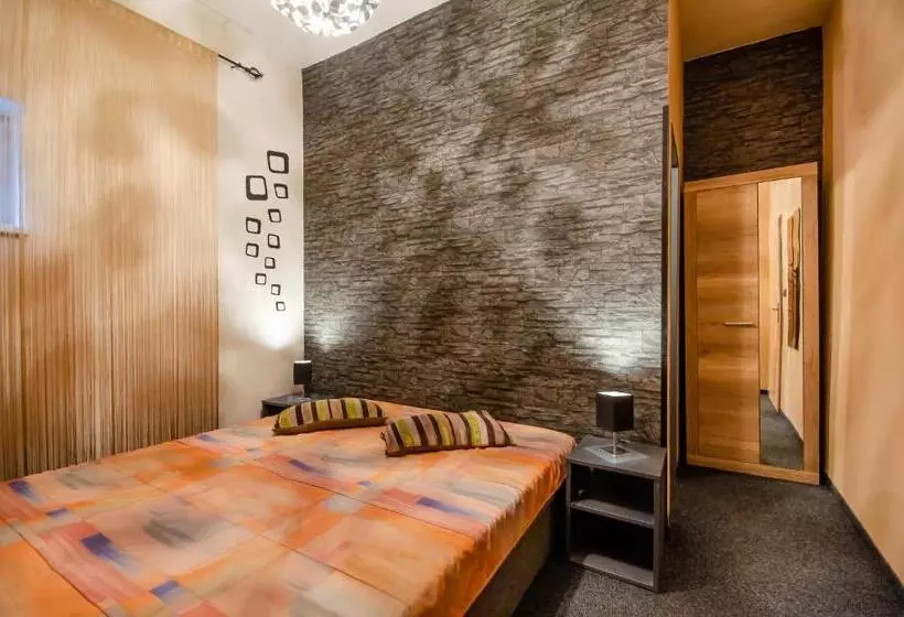 Majatalo Penzion Hády