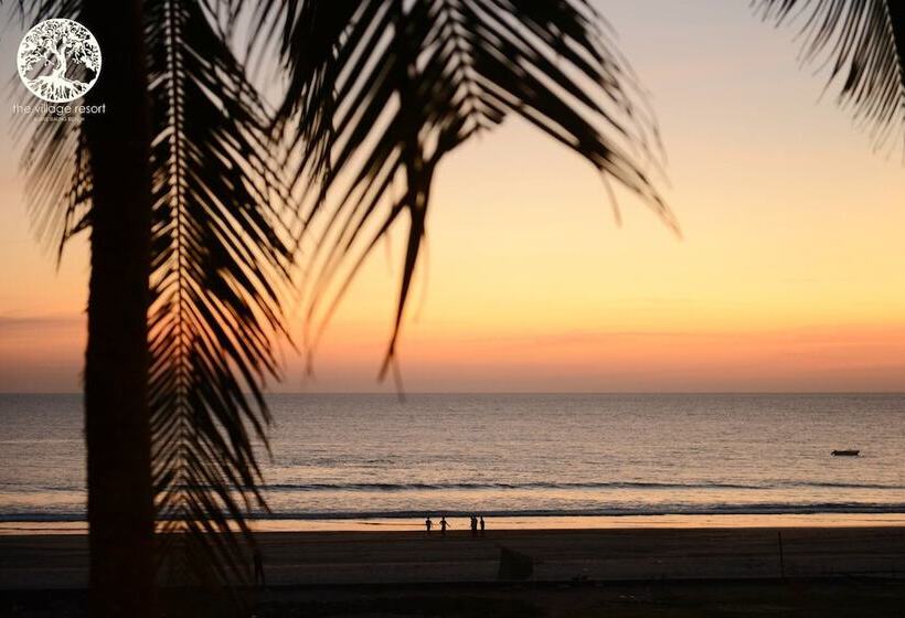 هتل The Village Resort