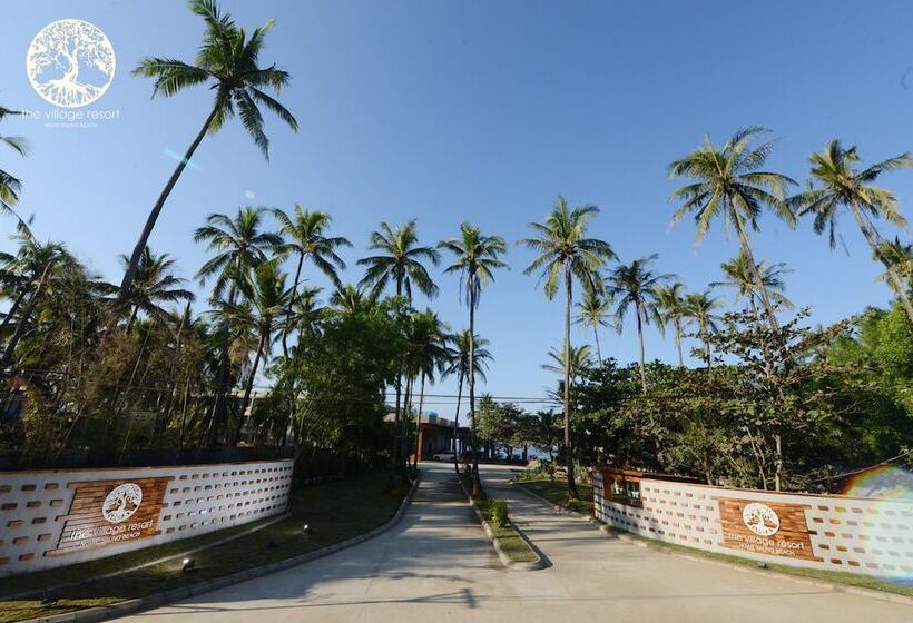 هتل The Village Resort