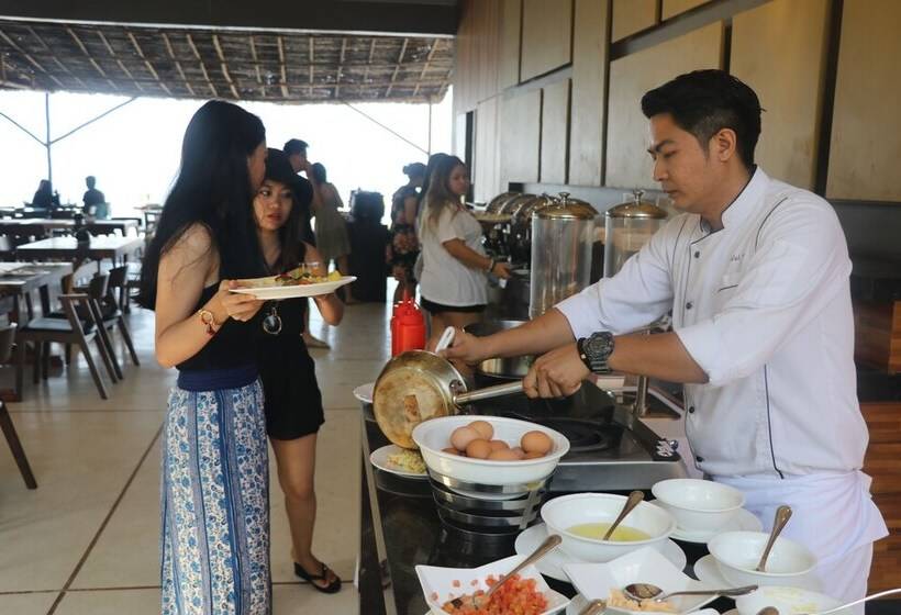 هتل The Village Resort