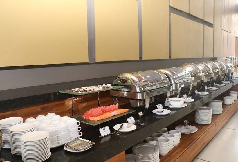 هتل The Village Resort