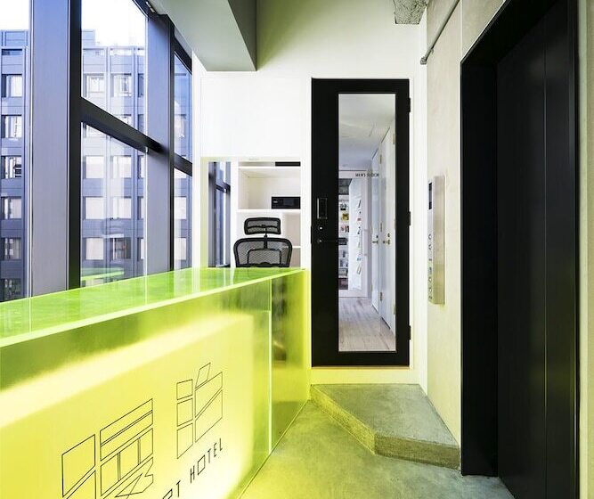 旅馆 Manga Art Hotel, Tokyo