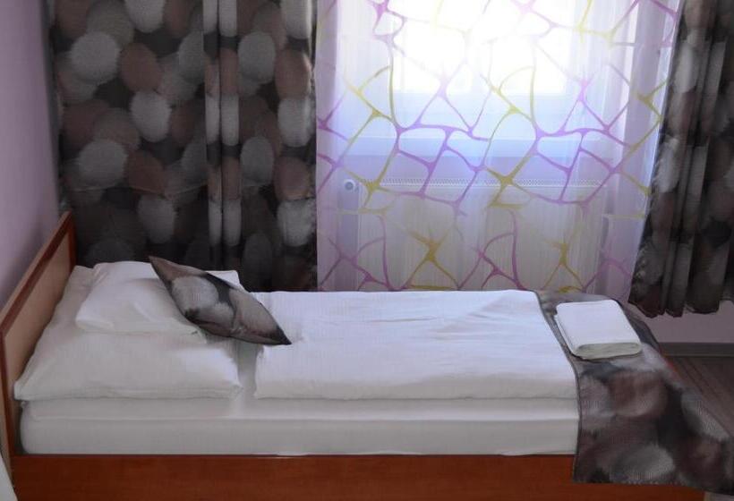 تختخواب و صبحانه Holdfényszállás