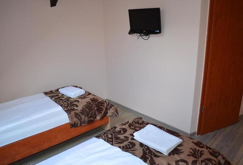 تختخواب و صبحانه Holdfényszállás