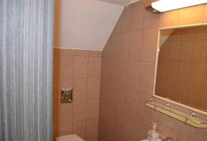 تختخواب و صبحانه Holdfényszállás