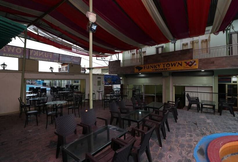 호텔 Collection O Signature Inn