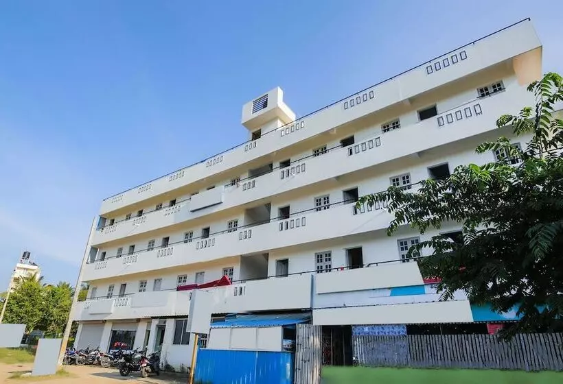 ホテル Oyo 17057 Narayani Residency