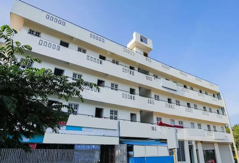 ホテル Oyo 17057 Narayani Residency