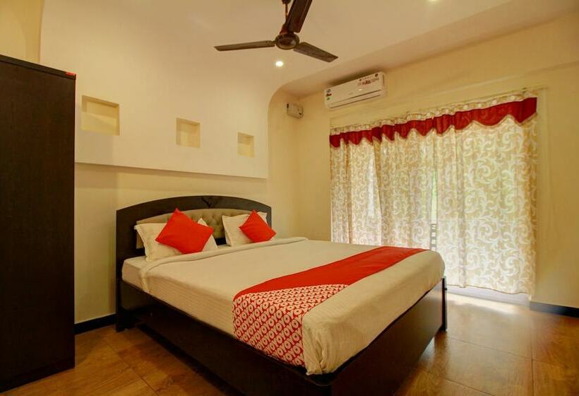 호텔 Oyo 22276 Sujitha Service Apartments