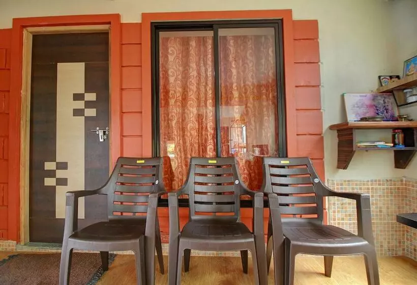 Hotelli Oyo 22276 Sujitha Service Apartments