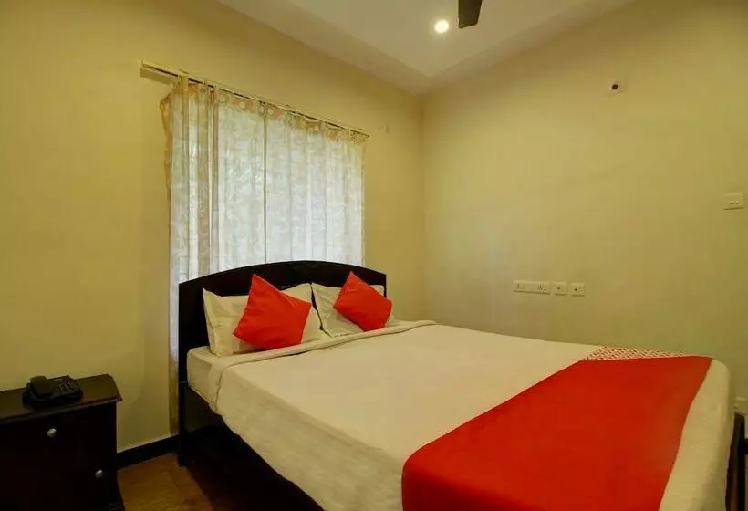 Hotelli Oyo 22276 Sujitha Service Apartments