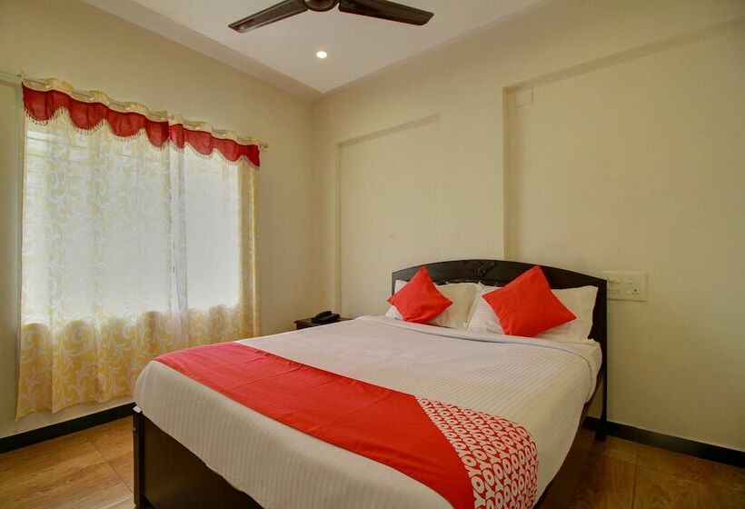 호텔 Oyo 22276 Sujitha Service Apartments