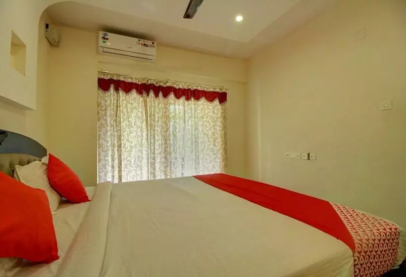 Hotelli Oyo 22276 Sujitha Service Apartments