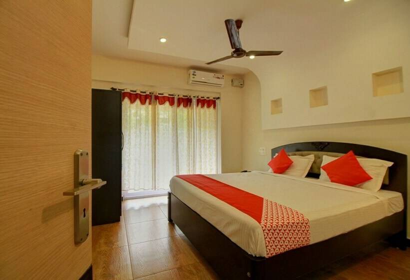 호텔 Oyo 22276 Sujitha Service Apartments