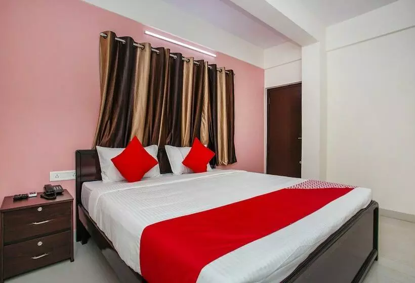ホテル Oyo 23441 Shree Gowri Comfort