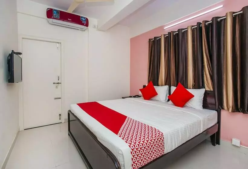 ホテル Oyo 23441 Shree Gowri Comfort