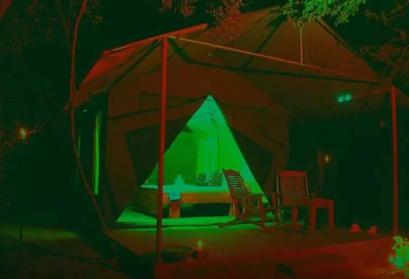 هتل The Campers Lodge Yala