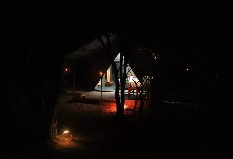 هتل The Campers Lodge Yala