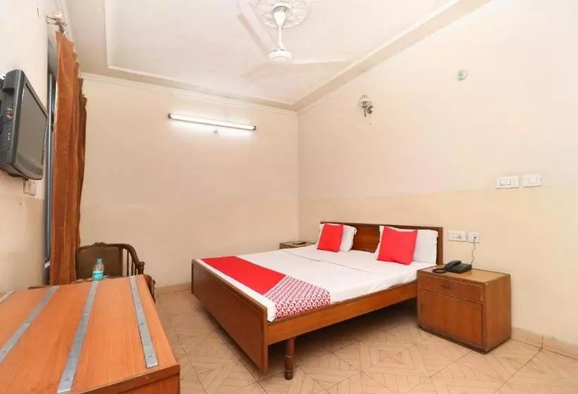 Oyo 24420 Hotel Ilford Lodge