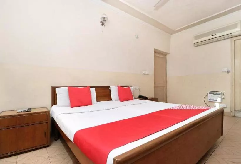 Oyo 24420 Hotel Ilford Lodge