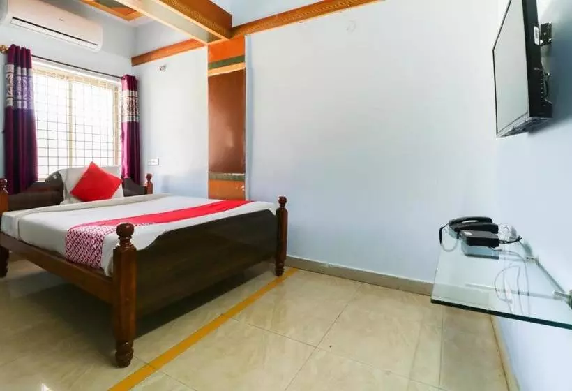 ホテル Flagship Shree Raksha Comforts