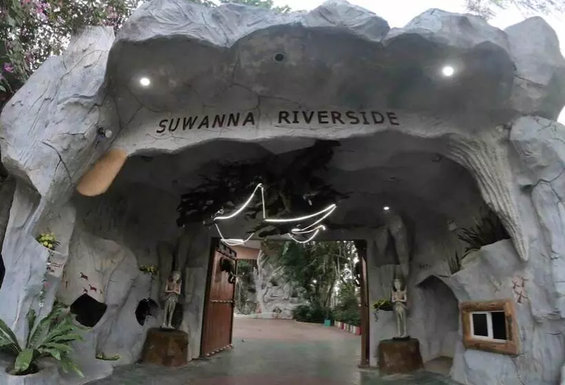 ホテル Suwanna Riverside