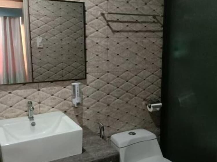 בית מלון כפרי 7 Meadows Inn