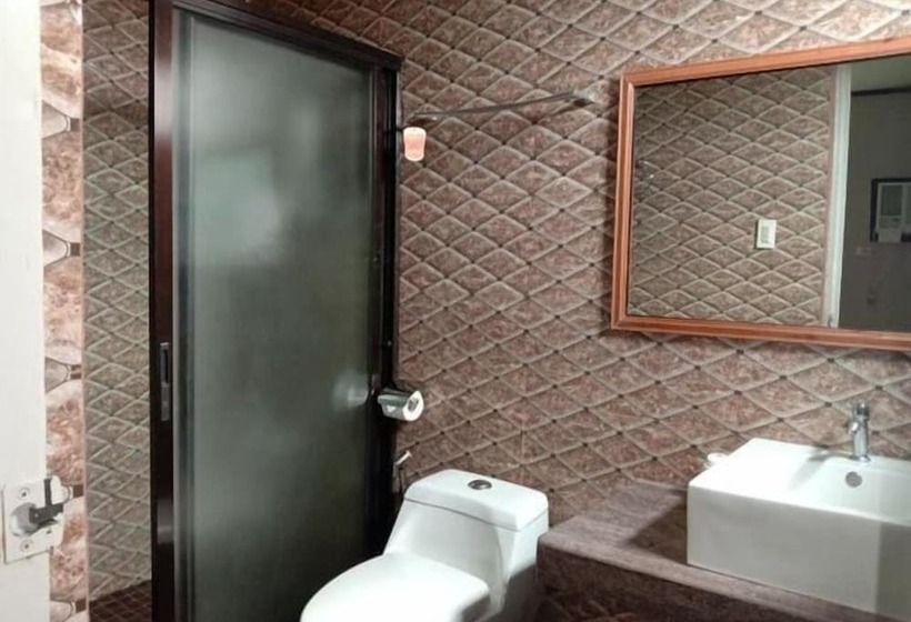 בית מלון כפרי 7 Meadows Inn