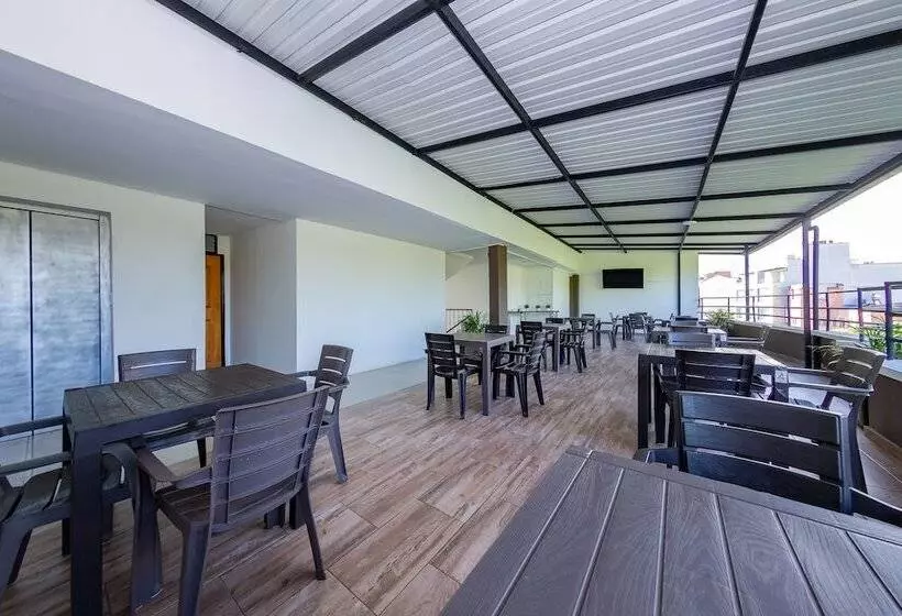 هتل Ayenda 1228 Balcones De La 70