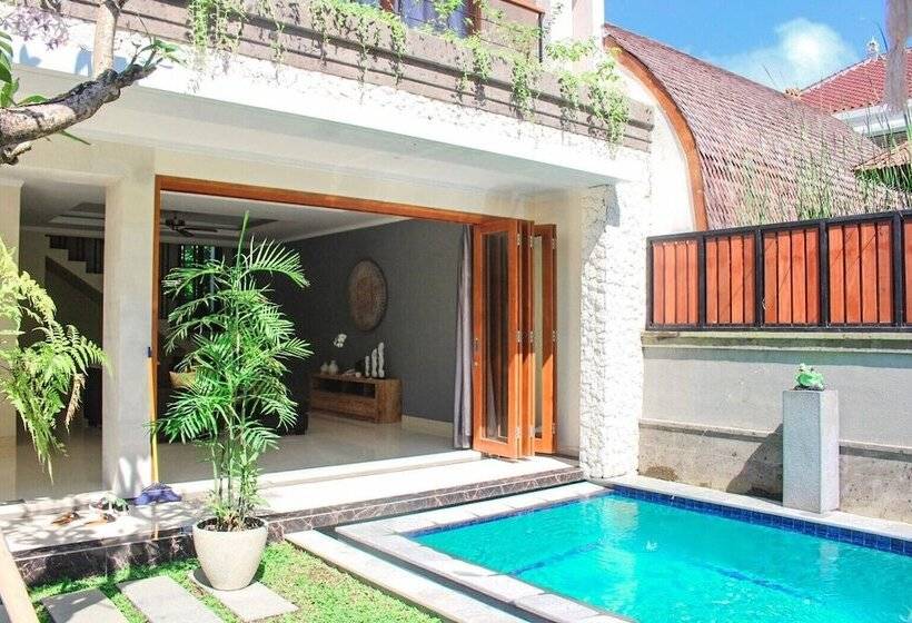 Отель Kubu Gwk Resort