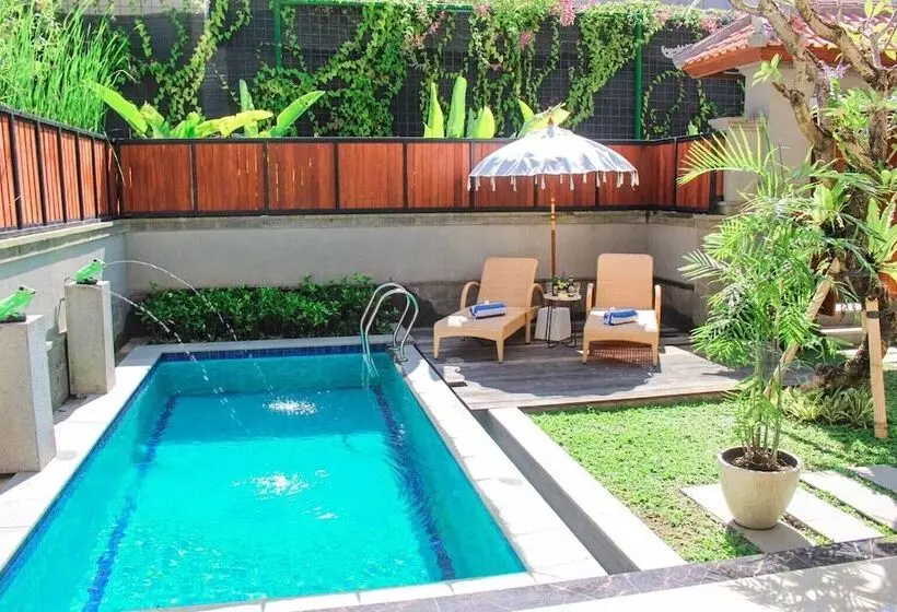 هتل Kubu Gwk Resort
