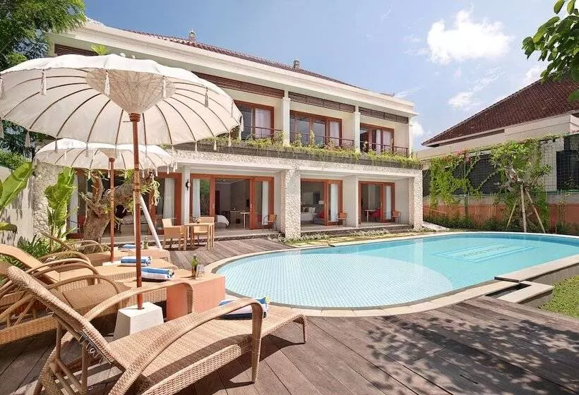 هتل Kubu Gwk Resort