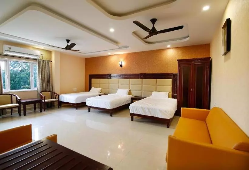 Hotelli Rb Grand Residency
