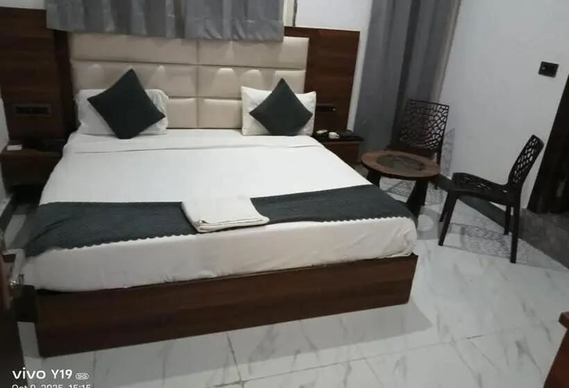 The Hotel Jrs