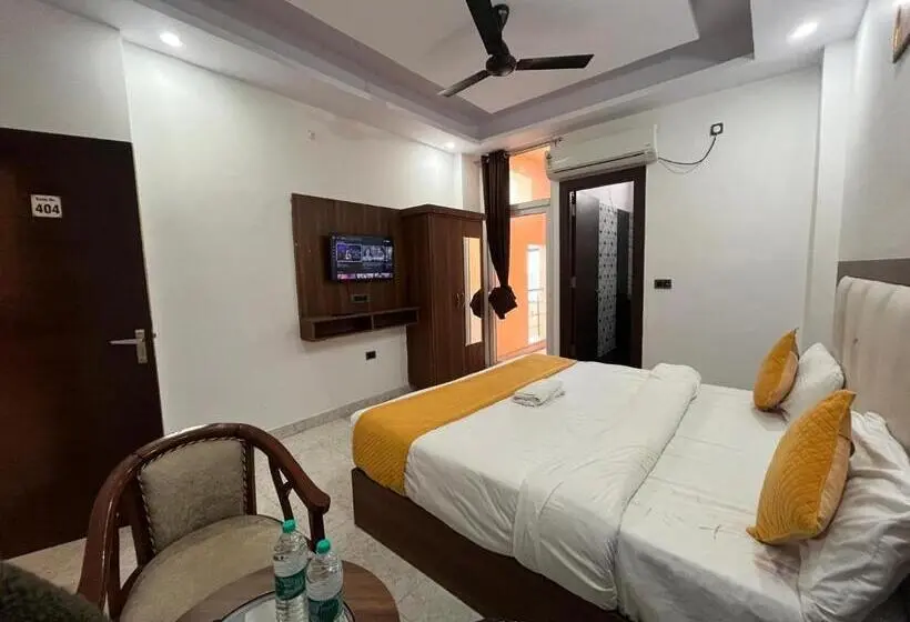 The Hotel Jrs