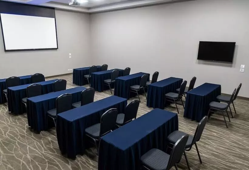 Hotelli Fairfield Inn & Suites By Marriott Mexicali