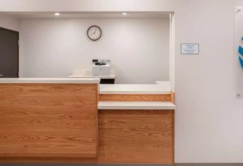 Hotelli Woodsping Suites Washington Dc East Arena Drive