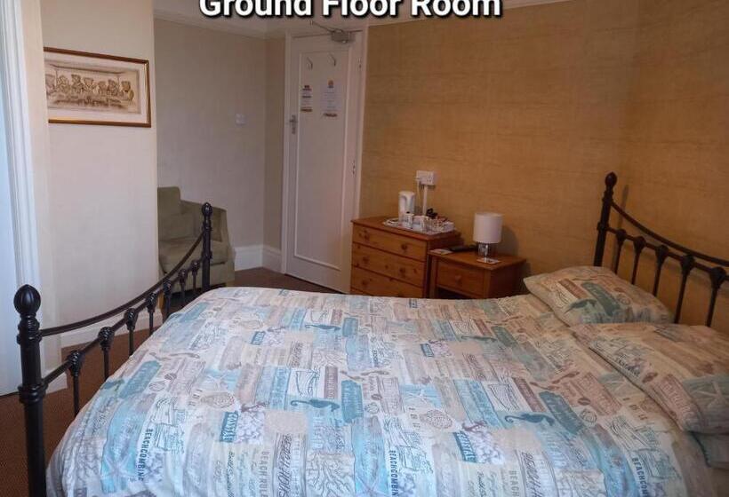 Пансион Bay Court