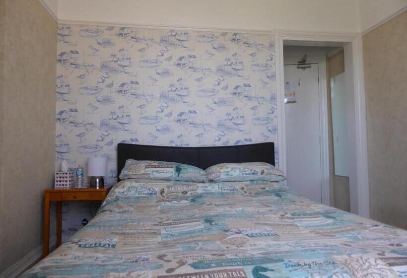 Пансион Bay Court