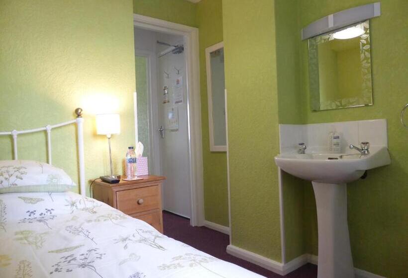 Пансион Bay Court