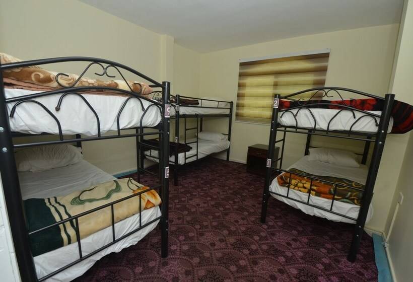 تختخواب و صبحانه Alsultan Hostel