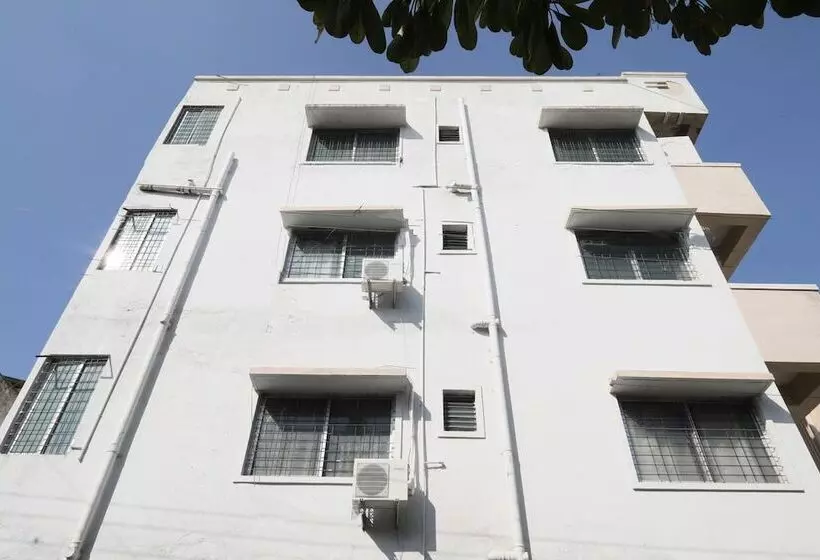 ホテル Oyo 24924 Krishna Kunj