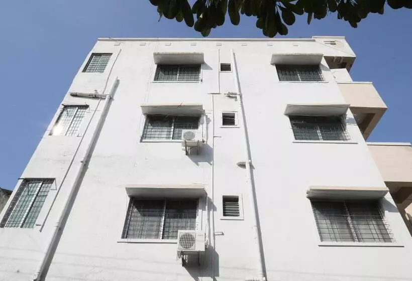 ホテル Oyo 24924 Krishna Kunj