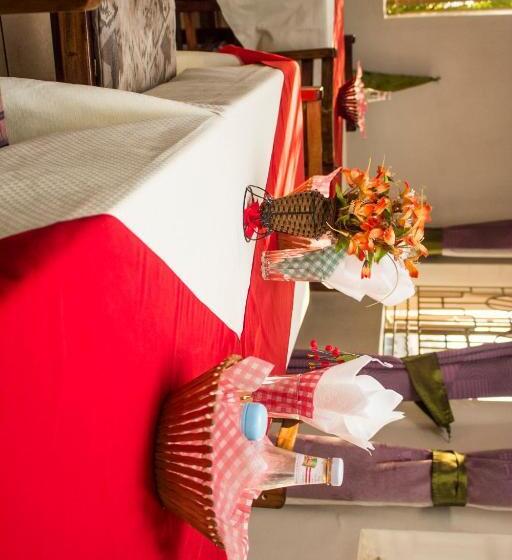 Отель Scroll Inn