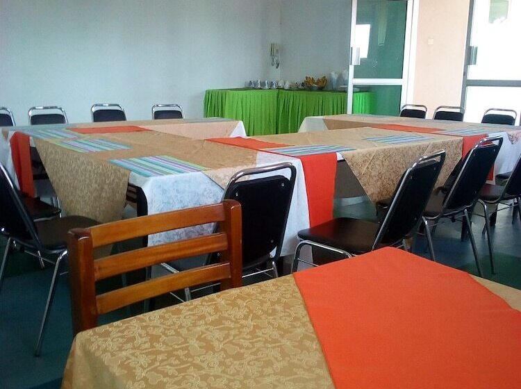 Отель Scroll Inn