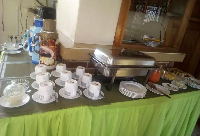 Отель Scroll Inn