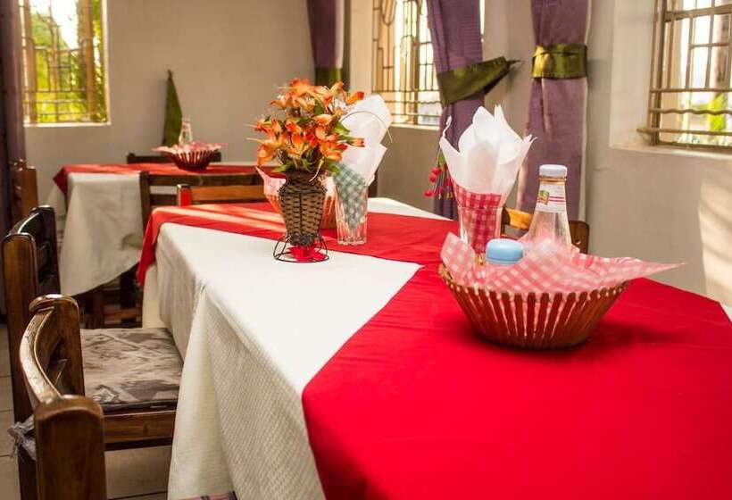 Отель Scroll Inn